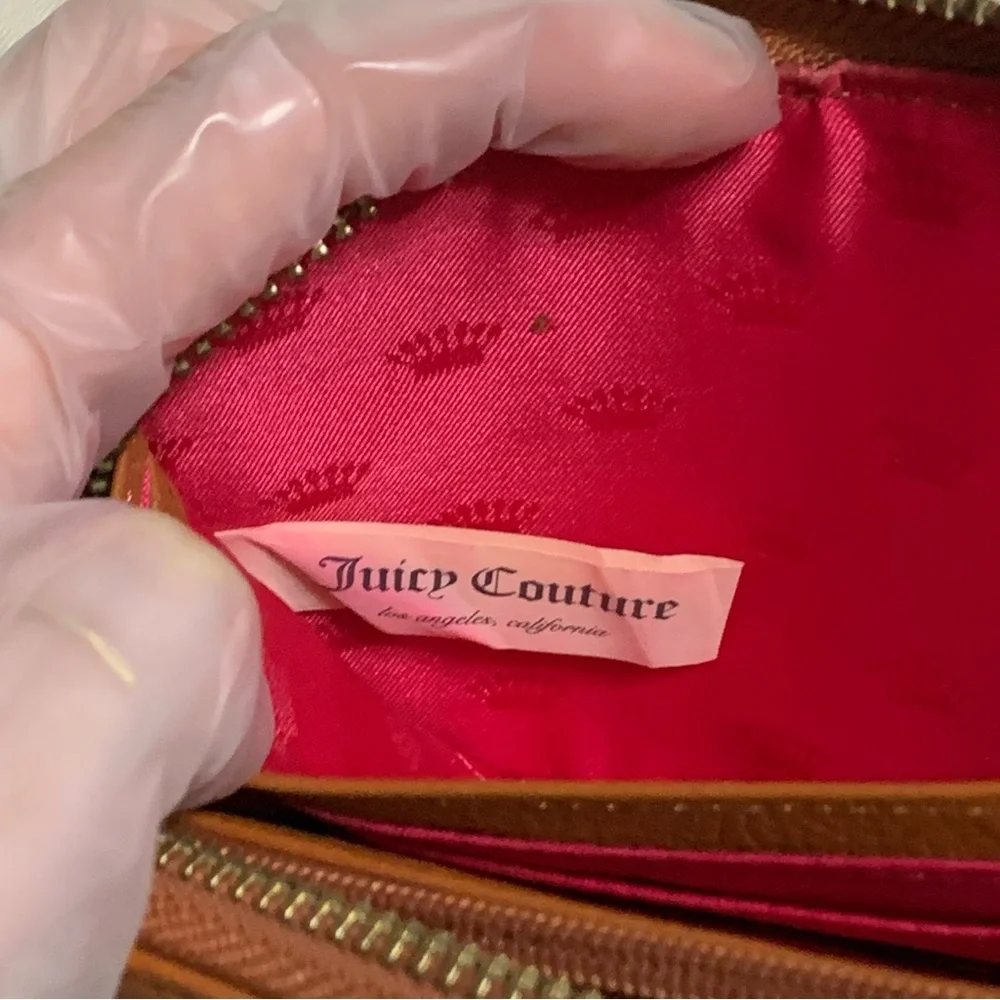 Vintage Juicy Couture Tan Wallet with Gold Zipper